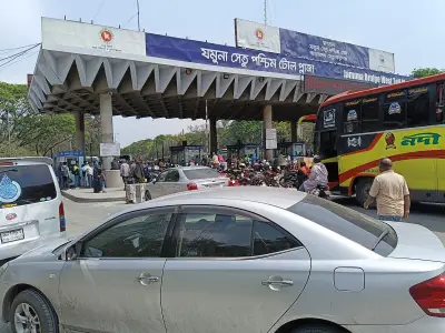 যমুনা সেতুতে যানজটে টোল প্লাজা দেড় ঘণ্টা বন্ধ, উত্তরবঙ্গগামী লেন একমুখী করা হয়