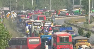 ঈদযাত্রায় ১৬ ঘণ্টার যানজটে পাবনায় ফেরা, যাত্রীদের চরম ভোগান্তি