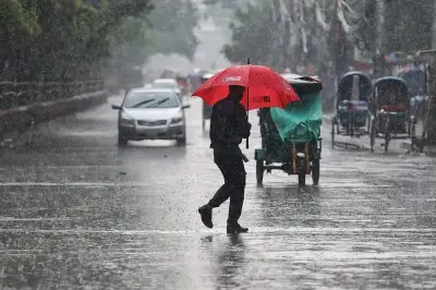 রাজধানীতে দীর্ঘস্থায়ী বৃষ্টি: জনজীবনে ভোগান্তি ও আবহাওয়ার অস্বাভাবিকতা