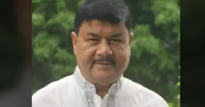 যশোরের সাবেক চেয়ারম্যান মফিজুর রহমানকে ভারত থেকে ফেরার পথে বেনাপোলে গ্রেফতার