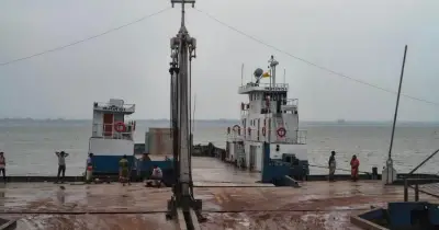 ঈদের আগে দৌলতদিয়া ফেরিঘাটে যাত্রীশূন্যতা, কর্তৃপক্ষের নিরাপত্তা নিশ্চিতে সতর্কতা