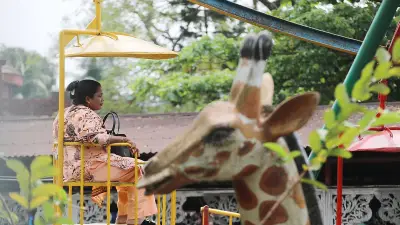 ঈদের আনন্দে মেতেছে শিশুরা, বাবা-মায়ের সঙ্গে উৎসবে মাতোয়ারা