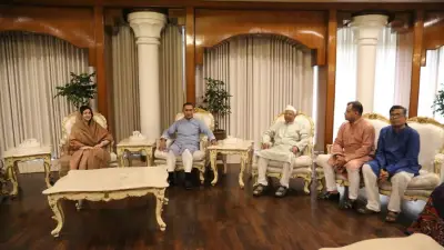 ঈদে ঐতিহাসিক মুহূর্ত: প্রধানমন্ত্রীর সাথে শুভেচ্ছা বিনিময় করলেন ড. ইউনূস, রাষ্ট্রপতি-প্রধানমন্ত্রীর একসঙ্গে নামাজ