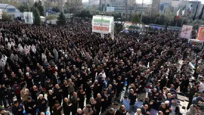 তেহরানে হামলার হুমকি সত্ত্বেও বিশাল ঈদের জামাত, কলকাতায় ফিলিপের জেল হেফাজত