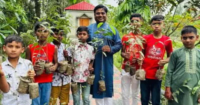 ঈদে সালামির বদলে শিশুদের হাতে গাছের চারা, পরিবেশ সচেতনতা বৃদ্ধির উদ্যোগ সিরাজগঞ্জে