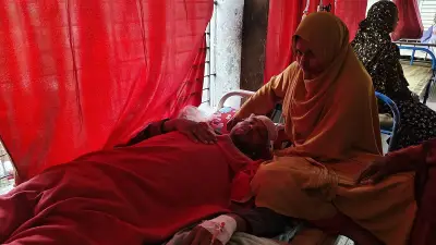 ঈদে নামাজ নিয়ে সংঘর্ষে আহত ১৩, কুষ্টিয়ায় হামলা ও লুটপাটের অভিযোগ