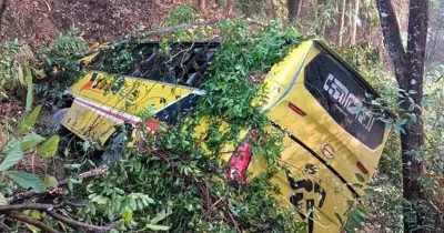 বান্দরবানে পর্যটকবাহী বাস পাহাড়ি খাদে পড়ে ২০ জন আহত, চারজনের অবস্থা গুরুতর