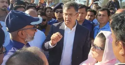 কক্সবাজার সৈকত স্থাপনামুক্ত রাখার নির্দেশ, স্বরাষ্ট্রমন্ত্রীর অনড় অবস্থান