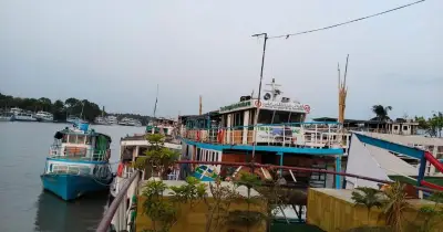 মধ্যপ্রাচ্য উত্তেজনায় জ্বালানি সংকট কাটিয়ে সুন্দরবনে যাত্রা শুরু পর্যটক জাহাজের