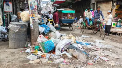 শরীয়তপুর পৌরসভায় চার দিন ধরে ময়লা অপসারণ বন্ধ, দুর্গন্ধে জনদুর্ভোগ