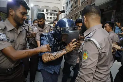 মানব পাচার মামলায় মাসুদ চৌধুরীর রিমান্ড, আদালতে ময়লা পানি নিক্ষেপের ঘটনা