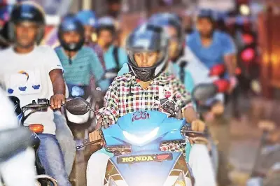 উবার বাংলাদেশ চালু করল মোটরসাইকেলচালকদের জন্য হাইব্রিড সাবস্ক্রিপশন মডেল