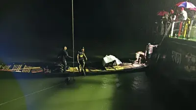 দৌলতদিয়া ফেরিঘাটে বাস দুর্ঘটনা: দুজন নিহত, ডুবুরিদের তৎপরতায় উদ্ধার অভিযান