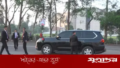 প্রধানমন্ত্রী তারেক রহমানের গাড়িতে প্রথমবারের মতো জাতীয় পতাকা সংযুক্ত