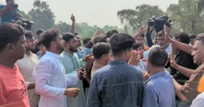 জাতীয় স্মৃতিসৌধে শ্রদ্ধা নিবেদনের সময় জাতীয় পার্টি ও ছাত্রশক্তির মধ্যে সংঘর্ষ, আহত নেতা