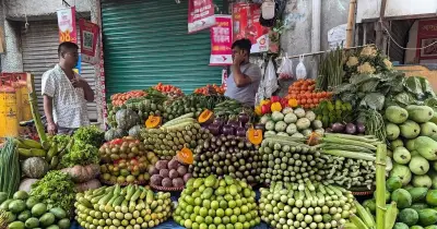 ঈদের পরও রাজধানীর বাজার জমেনি, নিত্যপণ্যের দামে নেমেছে ধস