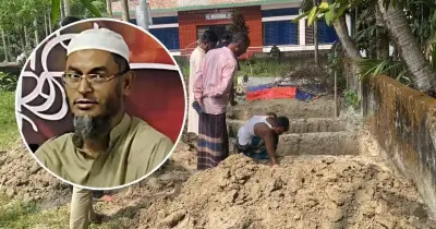সড়ক দুর্ঘটনায় মাদ্রাসা শিক্ষক মুফতি আব্দুল মমিনসহ স্ত্রী-সন্তান নিহত, শোকের ছায়া