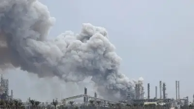 বিমান হামলায় ইরানের ইস্পাত কারখানা ও ইসরায়েলে আহত ২৬১, বৈশ্বিক অর্থনীতিতে প্রভাবের শঙ্কা