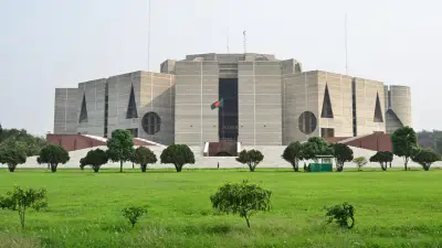 সংসদীয় কমিটির বৈঠক বসছে, মডেল মিষ্টিসহ দুজনের রিমান্ড মঞ্জুর, তেল মজুদে পিতা-পুত্র গ্রেপ্তার