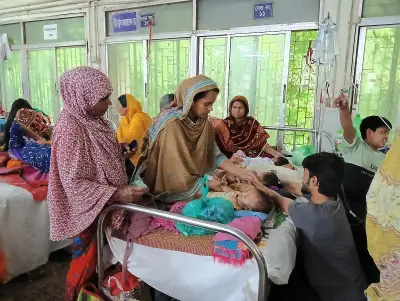 রাজশাহী মেডিকেলে হামে আক্রান্ত ১২ শিশুর মৃত্যু, আইসিইউ সঙ্কট উদ্বেগজনক