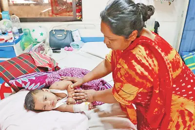 হামের প্রাদুর্ভাবে দেশজুড়ে উদ্বেগ: শিশু মৃত্যু ও হাসপাতালে রোগীর ভিড়