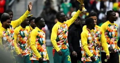 শিরোপা কেড়ে নেওয়ার পরও ট্রফি প্যারেড করল সেনেগাল, জার্সিতে দুই তারকা