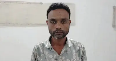 নওগাঁয় পারিবারিক বিরোধে স্ত্রীকে ছুরিকাঘাত করে স্বামী আটক, নিহতের মৃত্যু