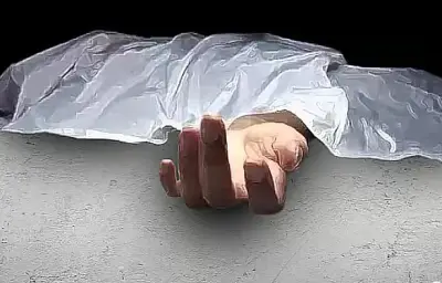 ফরিদপুরে পুকুর থেকে অজ্ঞাতনামা তরুণের অর্ধগলিত লাশ উদ্ধার