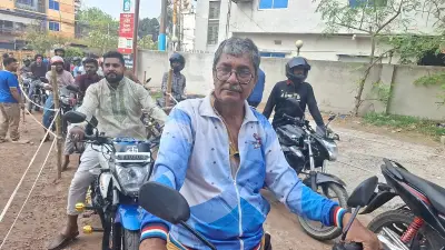 রাজশাহীতে জ্বালানি তেলের সংকট: দীর্ঘ সারিতে দাঁড়িয়ে সাধারণ মানুষের দুর্ভোগ