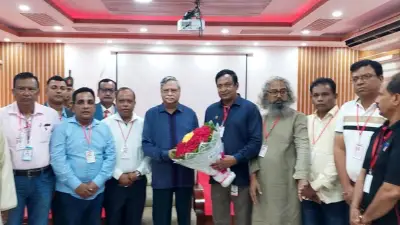 রাষ্ট্রপতির সঙ্গে পাবনার ব্যবসায়ী ও সাংবাদিক নেতাদের সাক্ষাৎ, জ্বালানি সংকটে যুক্তরাষ্ট্রকে চিঠি