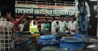 নড়াইলে অবৈধ ডিজেল পাচার রোধে অভিযান, সাত হাজার ৪০০ লিটার জব্দ