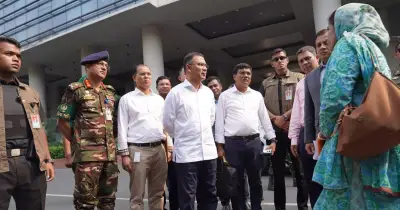 প্রধানমন্ত্রীর সাথে অপ্রত্যাশিত সাক্ষাৎ, পদোন্নতির দাবিতে স্বাস্থ্য ক্যাডার কর্মকর্তাদের আবেদন