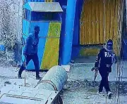 চট্টগ্রামে সন্ত্রাসীদের গুলিবর্ষণ: ব্যবসায়ী হত্যা ও পুলিশ পাহারায় বাসায় হামলা