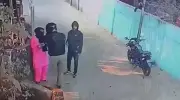 সিলেটের সাগরদিঘীর পাড়ে ছিনতাই–চেষ্টার ভিডিও ভাইরাল, পুলিশ তদন্তে