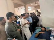 ছাত্রশিবিরের হামলায় আহত সাংবাদিকদের দেখতে গেলেন ছাত্রদল সভাপতি রাকিবুল ইসলাম