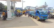 মুন্সীগঞ্জে জ্বালানি সংকট, দেশজুড়ে পেট্রোল পাম্পে দীর্ঘ লাইন