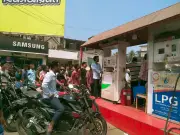 রাঙামাটিতে জ্বালানি তেল সংকট: ফিলিং স্টেশনগুলোতে বিক্রি বন্ধ, মোটরসাইকেল ও নৌযান চালকরা বিপাকে