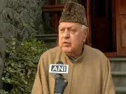 জম্মু-কাশ্মীরের সাবেক মুখ্যমন্ত্রী ফারুক আবদুল্লাহর ওপর হামলা, অল্পের জন্য প্রাণে বেঁচেছেন