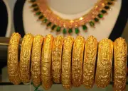 টানা তিন দিন সোনার দাম কমেছে, আজ ভরিতে সর্বোচ্চ ২,৬৮৩ টাকা হ্রাস