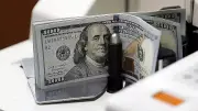 মধ্যপ্রাচ্য সংকটেও প্রবাসী আয়ে রেকর্ড বৃদ্ধি, ডলারের দামে চাপ