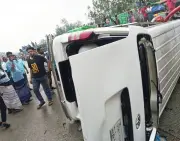 বগুড়ার শেরপুরে মাইক্রোবাস দুর্ঘটনায় তিনজনের মৃত্যু, আহত অন্তত ১০