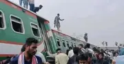 নীলসাগর এক্সপ্রেসের নয় বগি লাইনচ্যুত, উত্তরবঙ্গের সঙ্গে ঢাকার রেল যোগাযোগ বিচ্ছিন্ন