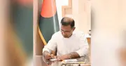 ঈদের ছুটিতেও প্রধানমন্ত্রীর কর্মব্যস্ততা: খাল খনন থেকে সিটি করপোরেশন তদারকি