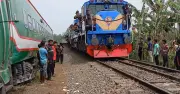 বগুড়ায় ট্রেন লাইনচ্যুতের ২১ ঘণ্টা পর উত্তরাঞ্চলে ট্রেন চলাচল স্বাভাবিক