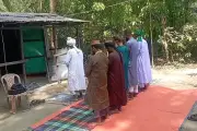 চাঁদপুরে সাত মুসল্লির ঈদ: সৌদির আগেই ঈদুল ফিতর উদযাপন