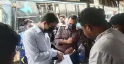 ঈদযাত্রায় অতিরিক্ত ভাড়া আদায়: টঙ্গীতে বাস কাউন্টারে জরিমানা ৩৫ হাজার টাকা