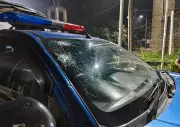 কুষ্টিয়ায় জামায়াত এমপির স্বজনদের বিরোধে পুলিশের গাড়িতে পাথর নিক্ষেপ