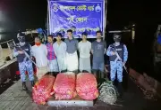 বাঁশখালীতে কোস্টগার্ডের অভিযানে ৯৫০ কেজি আলুসহ পাচারকারী আটক