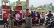 জ্বালানি সংকটে পেট্রোল পাম্প মালিকদের আহ্বান: আতঙ্কিত না হয়ে ধৈর্য ধরুন