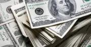 ট্রাম্পের স্বাক্ষর যুক্ত হচ্ছে মার্কিন ডলারের নোটে, ইতিহাস গড়ার অপেক্ষায়